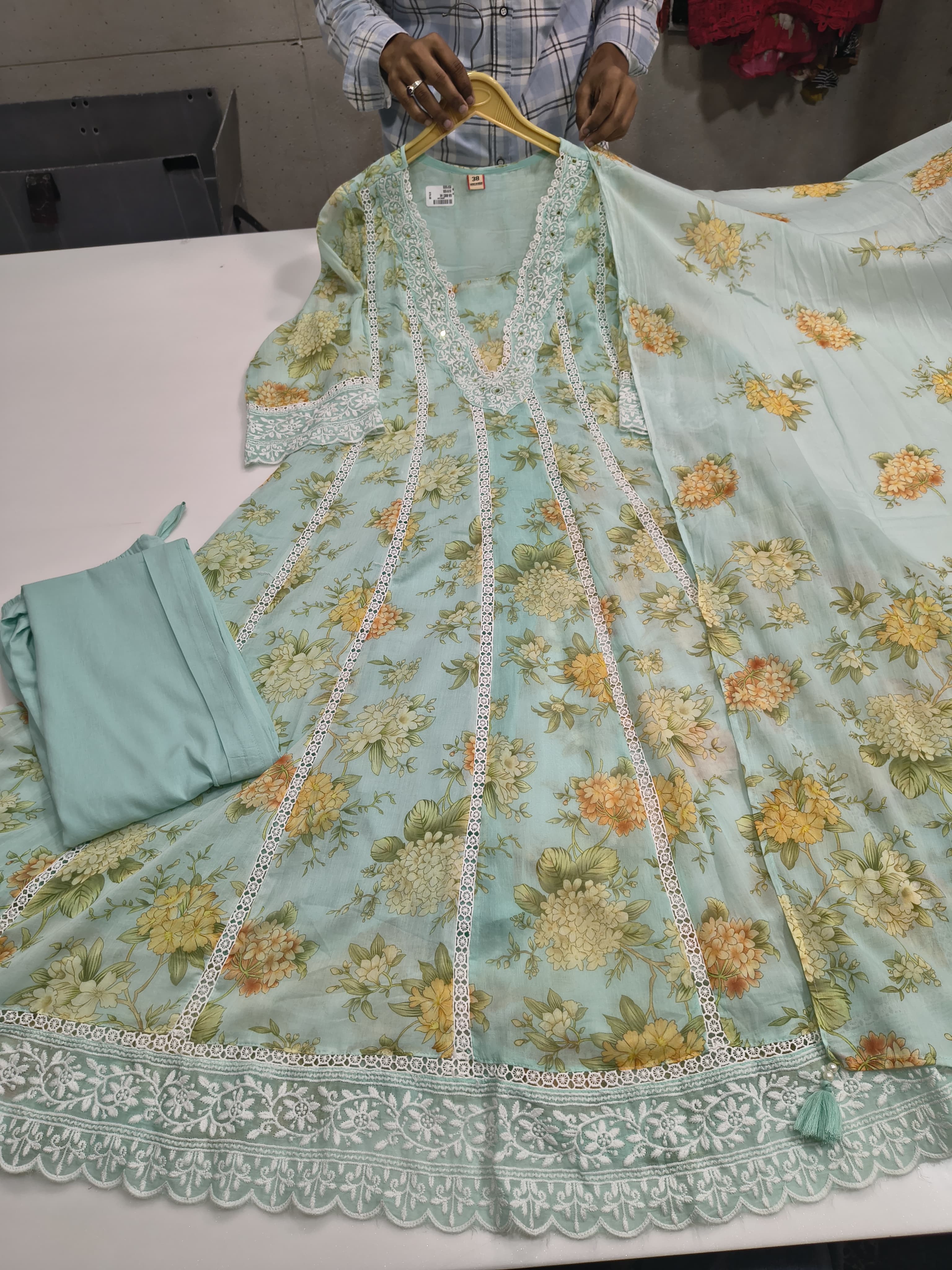 Sayesha Floral .36